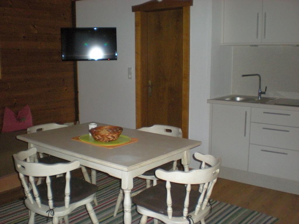 Haus Schwaighofer Apartment นอยเคียร์เชน อัม โกรสเวเนดิเกอร์ ภายนอก รูปภาพ